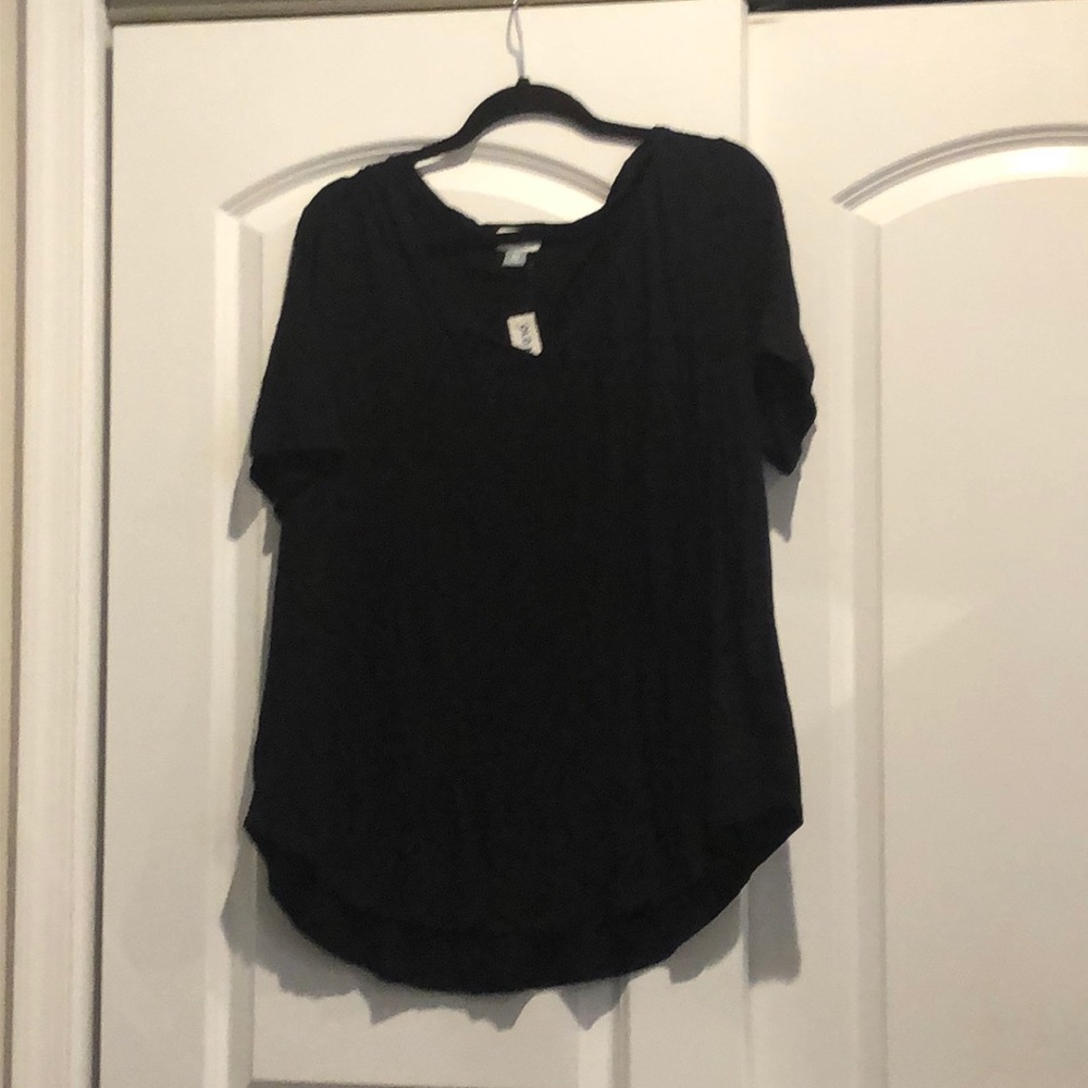 NWT Extra Soft VNeck Tee